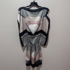 Max Studio Black and White Long Sleeve Dress